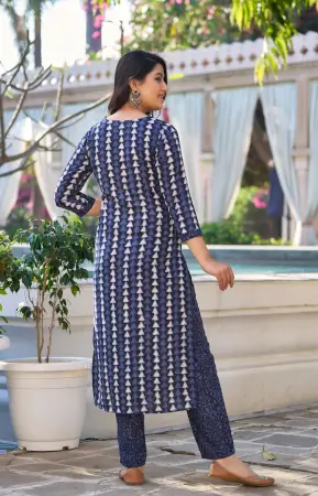 Women Blue Printed Pure Cotton Kurta, Pant And Dupatta Set ( blue, S )
